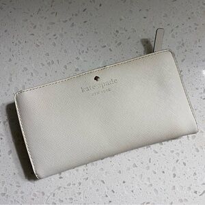 Kate Spade || Wallet - White